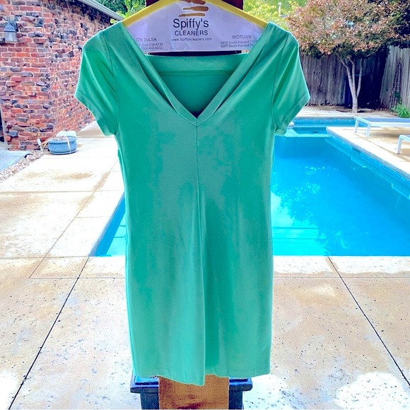 Banana Republic Ponte Shift Dress - Picture 2 of 6